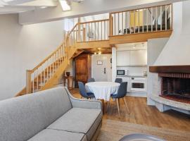 Stylish Duplex Apartment，位于莫尔日的酒店