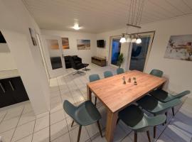 Modernes Monteurhaus - Gästehaus für bis zu 8 Personen mit eigenem Wintergarten und Carport，位于索托姆的酒店