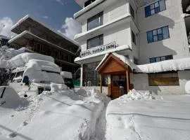 New Suraj Inn - Nestled near Hidimba Temple ! Rooftop Cafe With Hampta View ! Private Parking