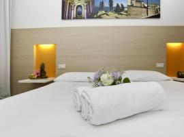 Hotel Kaos，位于Villaggio Pirandello的酒店