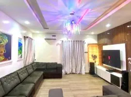 Superb 2-Bedroom Duplex FAST WiFi+24Hrs Power