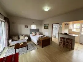 Private spacious studio in Kommetjie close to the beach