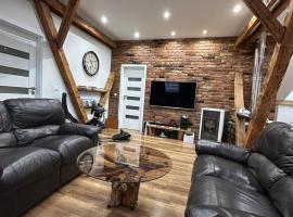 PS5, VR2, Logitech racing-Apartmán pod Chočom，位于Leštiny的酒店