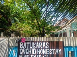 BATUKARAS Orchid Homestay，位于巴图卡拉的酒店
