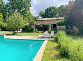 Belle maison de vacances indépendante, piscine et jardin privatifs & clôturés 30 minutes au sud Bordeaux