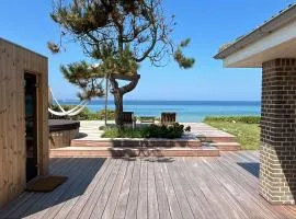 Magnificent Seaside Villa With Stunning Views