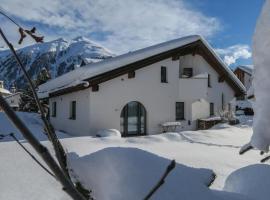 Apartment Chesa Valetta by Interhome，位于贝韦的酒店