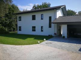 Apartment Casa Bianka in Fridolfing by Interhome，位于Fridolfing的酒店