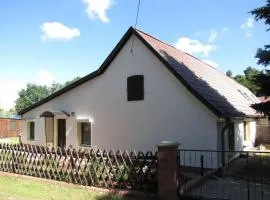 Holiday Home Nettes Ferienhaus in Hartmannsdorf mit Garten- Terrasse und Grill by Interhome
