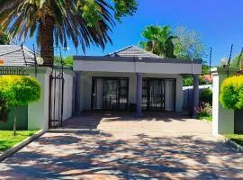 27 Donaldbain Guest House