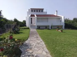 Holiday Home neben Orangenbaum-Obstgarten by Interhome