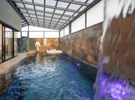 Naomi Boutique Suites