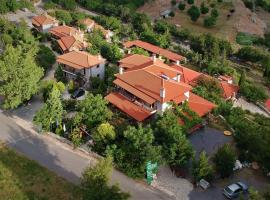 科森尼斯村庄酒店，位于蒂米萨那的酒店