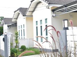 Khwanlom House，位于南邦的带停车场的酒店