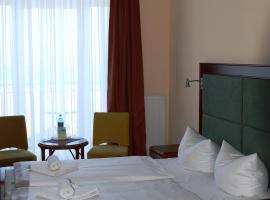 斯托尔特拉酒店，位于瓦尔内明德的酒店