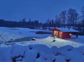 A pleasant winter holiday next to Kütioru，位于Koloreino的酒店