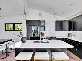 Entire Home with Local Restaurants and Lodges，位于Tully的酒店