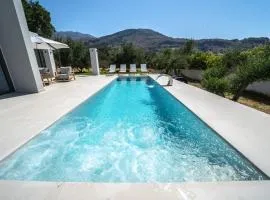 Luxury 2 Villas with Heated Pool & Jacuzzis Vivian & Marian Estate