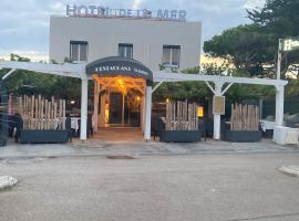 Hotel De La Mer - Le Barcarès，位于乐巴凯尔斯的酒店