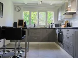 Grand appartement rénové - Calme & confortable