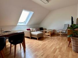 Country house style vintage 2-room apartment in Kleinostheim，位于Kleinostheim的酒店