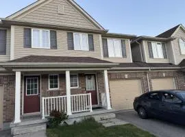 Gorgeous 3-Bedroom 3Bathroom house