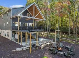 New Luxe! 9BR,7BA, Elevator, Sleeps 30, EV Charger