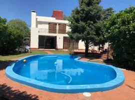 Casa en Villa del dique con piscina ideal p dos familias