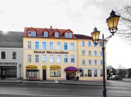 Hotel Maximilian，位于蔡茨的酒店