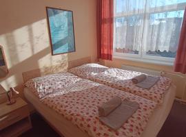 艾韦恩酒店，位于普罗斯捷约夫的酒店