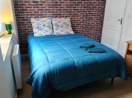 T3 entier confortable Centre historique de Montluçon Gare à 10 min à pied 6 personnes，位于蒙吕松的酒店