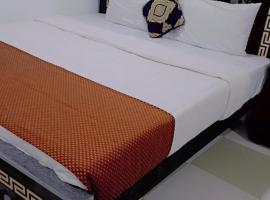 Premier hotel，位于Gujrāt的酒店