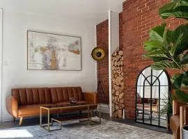 2 Bedrooms • Warm & Historic Stay • Free Parking