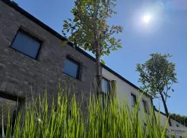 sous les feuilles Redu