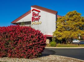 Red Roof PLUS Chicago - Hoffman Estates，位于霍夫曼庄园的酒店