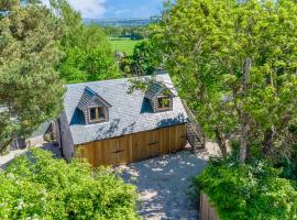 Edinburgh's Summer Chalet，位于罗斯林的酒店