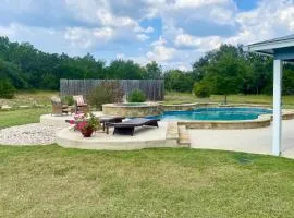 Hill Country Escape: Family Home w/ Outdoor Oasis
