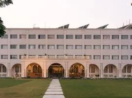 Hotel Aamodh