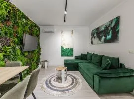 Green Luxe Suite 1 by PikHost