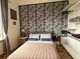 Dimora Vista Lago Con Piscina，位于莱萨的酒店