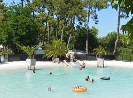 Camping Les Pins d'Oléron，位于Grand-Village-Plage的酒店