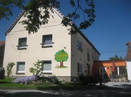 Schusters Lindenhof，位于包岑的酒店