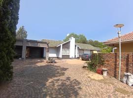 12 Bologna B&B，位于Evander的酒店