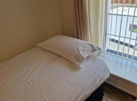 Ynyscedwyn Arms，位于Ystradgynlais的酒店