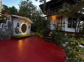 NESTORY forest retreat