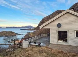 Cozy Home In Tansøy With House A Panoramic View