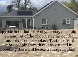 Mary cottage at Tonylion house Kilnaleck，位于卡文的酒店