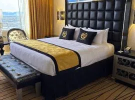 Travelers Dream Suite, Heart of Vegas, Resort Access
