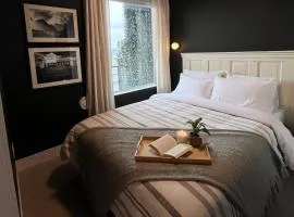 Modern & Stylish Condo in Langley City