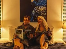 爱茉莉在布德林姆热带雨林小屋酒店